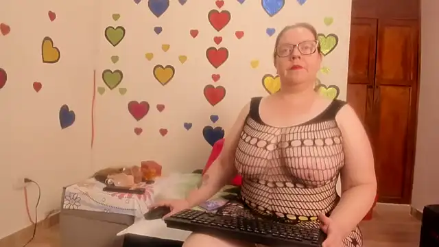 Snapshot of BarbaraFight chatting on 11/19/25, 11:16 BarbaraFight online show from 11/19/25, 11:16