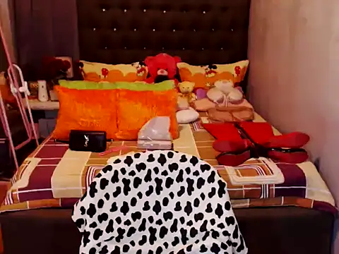 UnMarriedwifeTSX online show from 10/13/25, 12:56