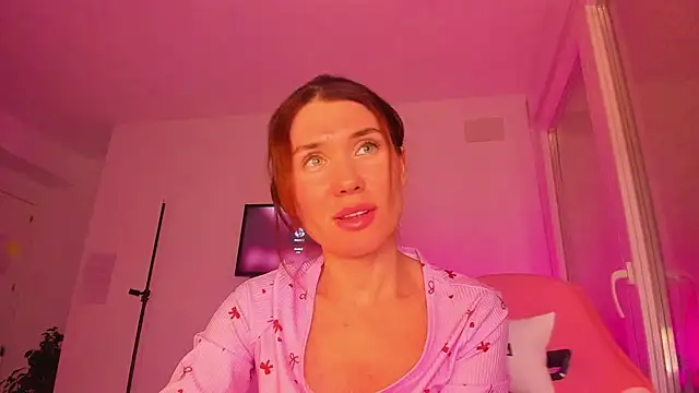 Cameron diazz online show from 03/17/26, 10:02