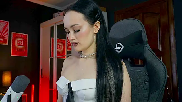 QueenAliss online show from 01/18/26, 07:23