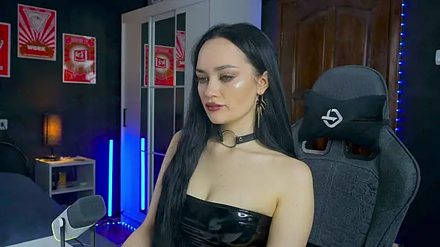 QueenAliss online show from 11/10/25, 06:29