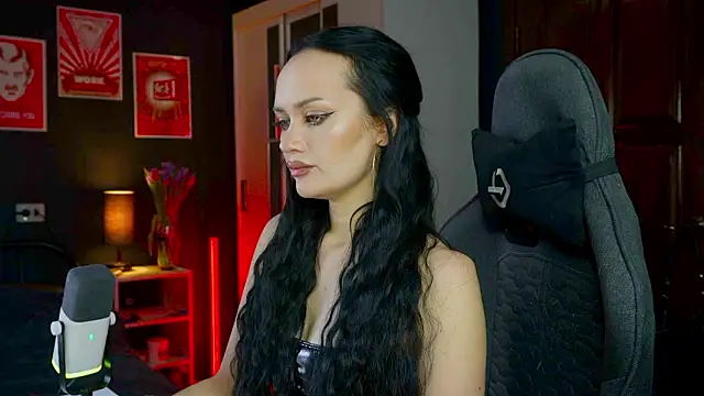 QueenAliss online show from 03/10/26, 08:18