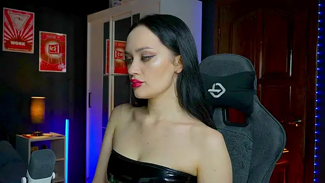 QueenAliss online show from 11/23/25, 08:46