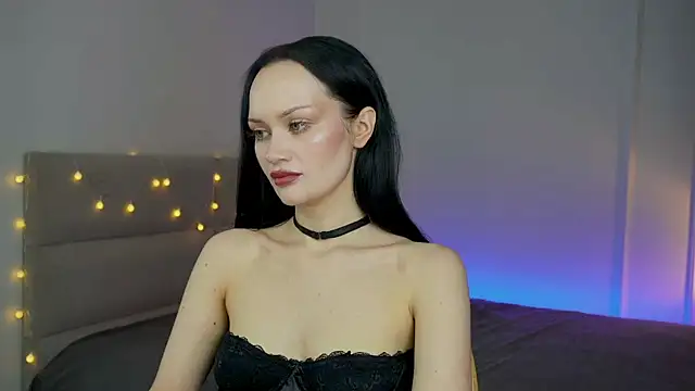 Snapshot of QueenAliss chatting on 07/04/26, 04:30 QueenAliss online show from 07/04/26, 04:30