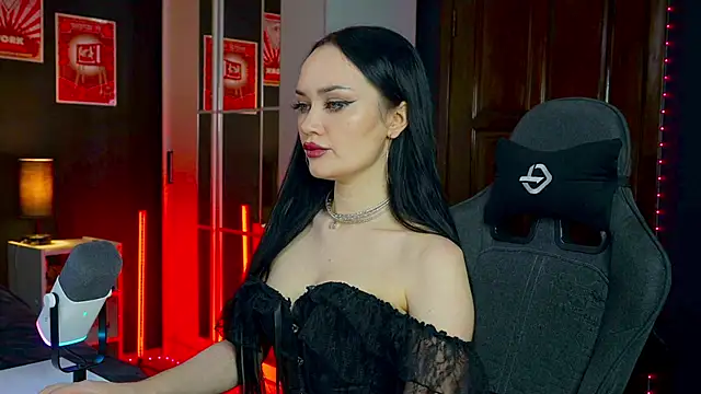 QueenAliss online show from 02/02/26, 06:01