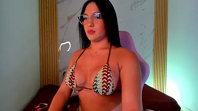 Snapshot of isabella1sexy chatting on 05/16/26, 03:49 isabella1sexy online show from 05/16/26, 03:49