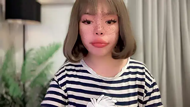 Snapshot of SweetCheska19 chatting on 01/10/26, 04:02 SweetCheska19 online show from 01/10/26, 04:02