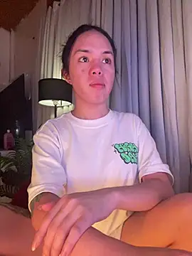 Snapshot of SweetCheska19 chatting on 02/24/26, 06:58 SweetCheska19 online show from 02/24/26, 06:58