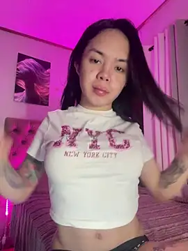 Snapshot of SweetCheska19 chatting on 03/09/26, 11:03 SweetCheska19 online show from 03/09/26, 11:03