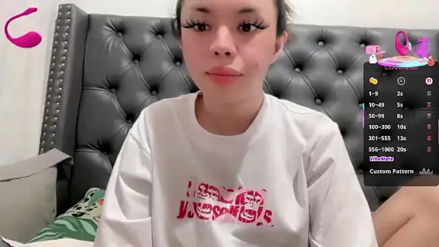 Snapshot of SweetCheska19 chatting on 09/17/25, 09:33 SweetCheska19 online show from 09/17/25, 09:33