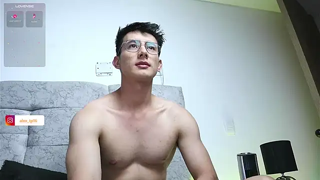 Snapshot of _Alexxx chatting on 09/30/25, 11:33 Alexxx online show from 09/30/25, 11:33