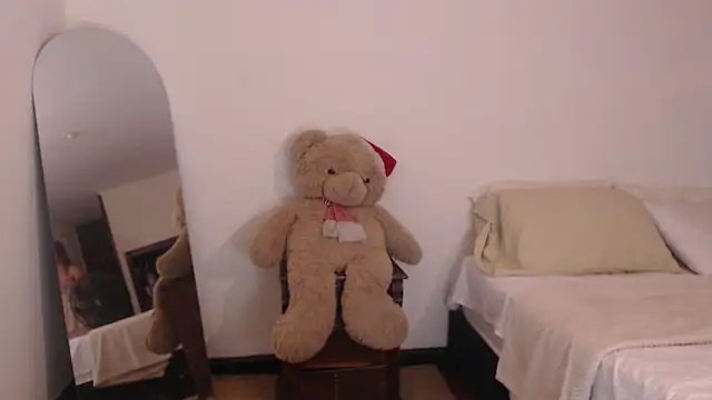 ValienteGirl  online show from 03/08/26, 03:32