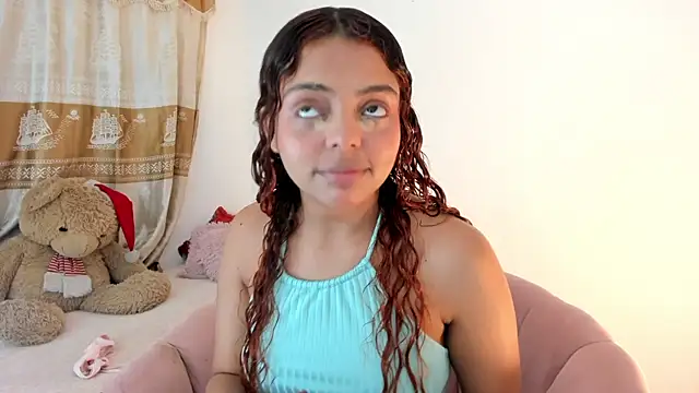 Snapshot of ValienteGirl_ chatting on 12/27/24, 05:20 ValienteGirl online show from 12/27/24, 05:20