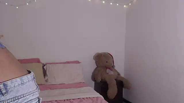 ValienteGirl  online show from 04/26/26, 12:08