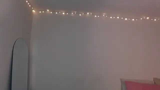 ValienteGirl  online show from 04/11/26, 12:40