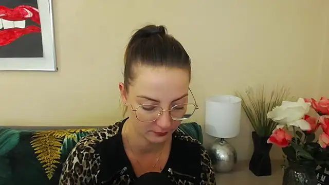 Snapshot of NatalieSexy chatting on 03/04/25, 01:17 NatalieSexy online show from 03/04/25, 01:17