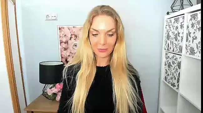 Snapshot of AulloraHoney chatting on 02/28/25, 07:46 AulloraHoney online show from 02/28/25, 07:46