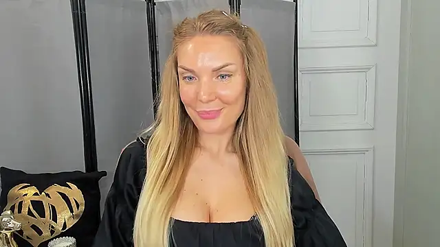 AulloraHoney online show from 06/07/26, 05:51