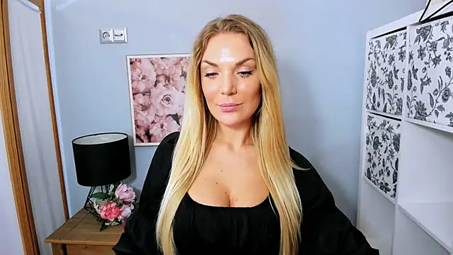 Snapshot of AulloraHoney chatting on 02/16/25, 03:16 AulloraHoney online show from 02/16/25, 03:16