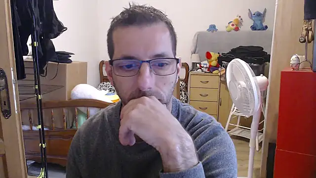 Snapshot of steph19x5 chatting on 12/04/25, 10:58 steph19x5 online show from 12/04/25, 10:58