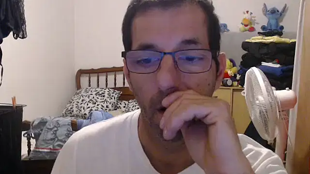 Snapshot of steph19x5 chatting on 10/20/25, 06:37 steph19x5 online show from 10/20/25, 06:37