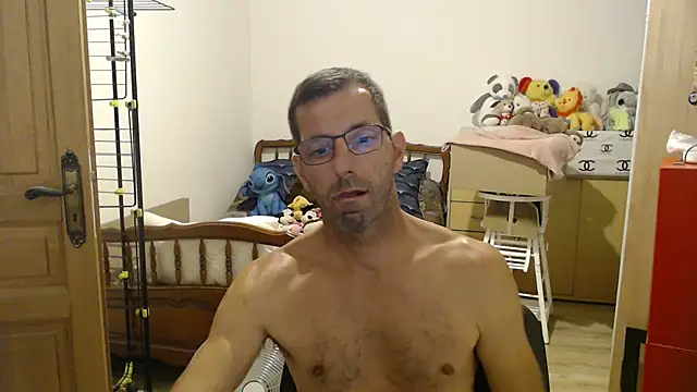 Snapshot of steph19x5 chatting on 07/06/26, 10:01 steph19x5 online show from 07/06/26, 10:01