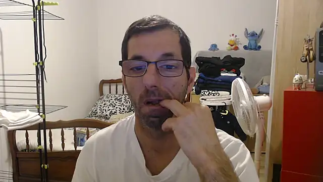 Snapshot of steph19x5 chatting on 10/22/25, 06:24 steph19x5 online show from 10/22/25, 06:24