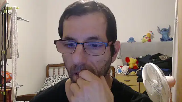 Snapshot of steph19x5 chatting on 11/08/25, 05:22 steph19x5 online show from 11/08/25, 05:22