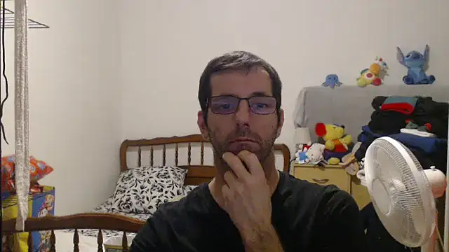 Snapshot of steph19x5 chatting on 11/06/25, 04:16 steph19x5 online show from 11/06/25, 04:16