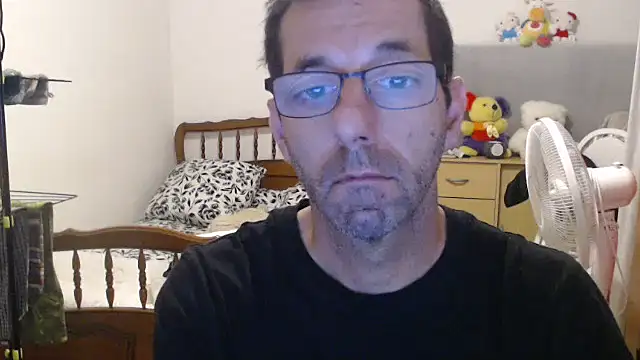 Snapshot of steph19x5 chatting on 10/11/25, 06:25 steph19x5 online show from 10/11/25, 06:25