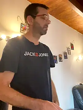 Snapshot of steph19x5 chatting on 10/17/25, 07:11 steph19x5 online show from 10/17/25, 07:11