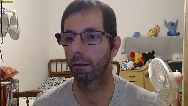 Snapshot of steph19x5 chatting on 11/08/25, 05:27 steph19x5 online show from 11/08/25, 05:27