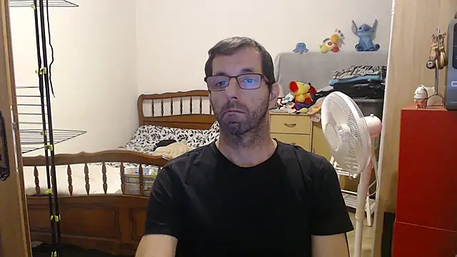 Snapshot of steph19x5 chatting on 11/17/25, 10:19 steph19x5 online show from 11/17/25, 10:19