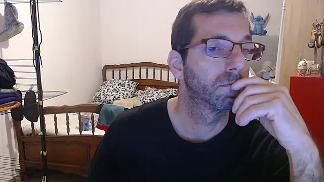 Snapshot of steph19x5 chatting on 10/25/25, 08:35 steph19x5 online show from 10/25/25, 08:35