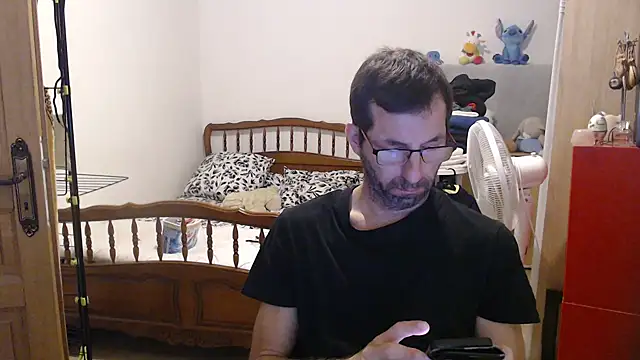 Snapshot of steph19x5 chatting on 10/28/25, 10:36 steph19x5 online show from 10/28/25, 10:36