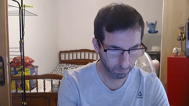 Snapshot of steph19x5 chatting on 11/14/25, 10:52 steph19x5 online show from 11/14/25, 10:52