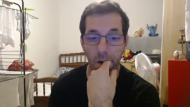 Snapshot of steph19x5 chatting on 11/13/25, 08:07 steph19x5 online show from 11/13/25, 08:07