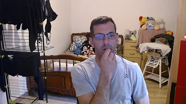 steph19x5 online show from 04/16/26, 05:57