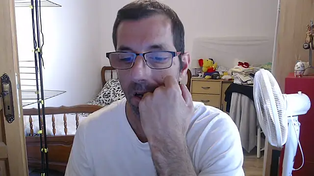 Snapshot of steph19x5 chatting on 09/29/25, 09:27 steph19x5 online show from 09/29/25, 09:27