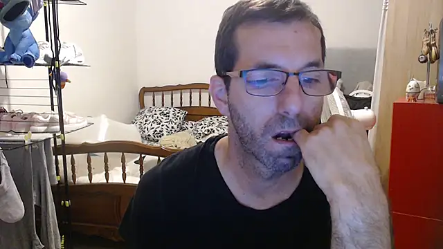 Snapshot of steph19x5 chatting on 10/13/25, 06:26 steph19x5 online show from 10/13/25, 06:26