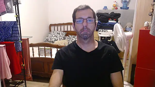 Snapshot of steph19x5 chatting on 11/01/25, 04:41 steph19x5 online show from 11/01/25, 04:41