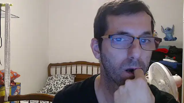 Snapshot of steph19x5 chatting on 11/06/25, 05:06 steph19x5 online show from 11/06/25, 05:06