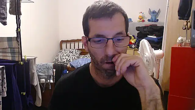 Snapshot of steph19x5 chatting on 10/15/25, 06:05 steph19x5 online show from 10/15/25, 06:05