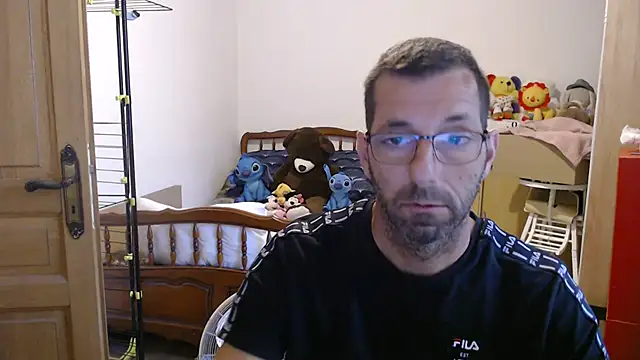 Snapshot of steph19x5 chatting on 07/04/26, 05:03 steph19x5 online show from 07/04/26, 05:03