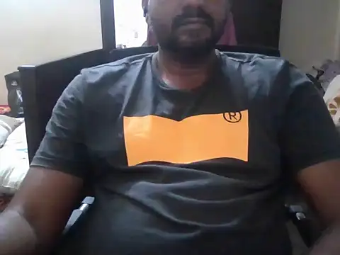 Snapshot of rajkumar147 chatting on 06/11/26, 07:33 rajkumar147 online show from 06/11/26, 07:33