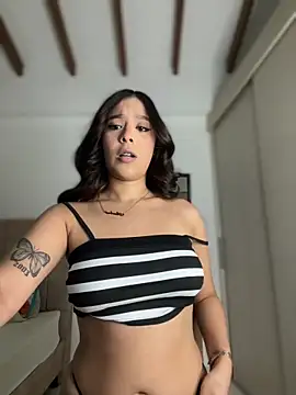 Little Amber6 online show from 10/11/25, 12:00