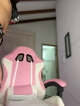 Little Amber6 online show from 04/11/26, 10:24