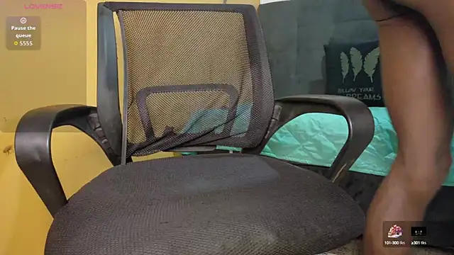 Snapshot of bigdanny_5 chatting on 10/26/25, 10:04 bigdanny 5 online show from 10/26/25, 10:04