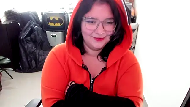 Snapshot of aika-dreams chatting on 12/19/25, 01:02 aika-dreams online show from 12/19/25, 01:02