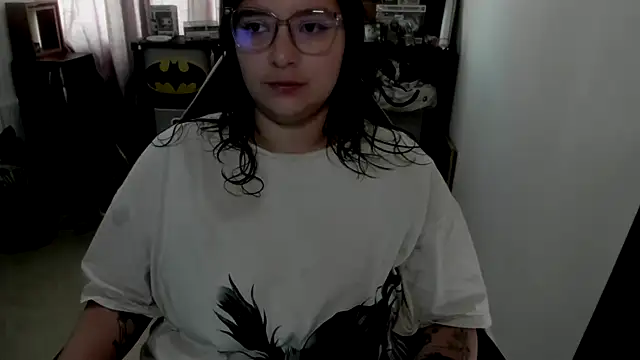 Snapshot of aika-dreams chatting on 04/30/26, 02:02 aika-dreams online show from 04/30/26, 02:02